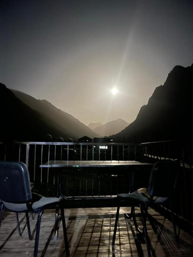 Altyn Arashan Guesthouse מראה חיצוני תמונה
